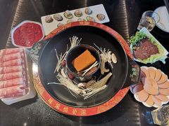 -三江两海老火锅(北京首店)