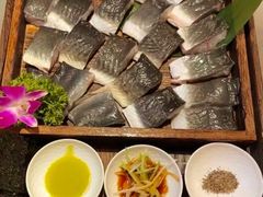 -围炉肉舍•炭烤活鳗•丹东海鲜烤肉(步行街店)