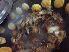 铁锅炖活鱼-铁锅炖活鱼