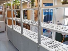 -无奔眼镜·蔡司·依视路授权店(马家堡店)
