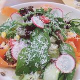 四面皆景,适合情侣、闺蜜聚会。我们点的套餐,搭配合理