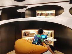 -涨巢·潮玩水疗局