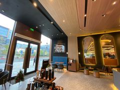 -星巴克臻选(上海虹桥新天地三店)