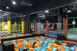 -蹦贝运动中心·蹦床·攀岩·闯关(龙岗店)
