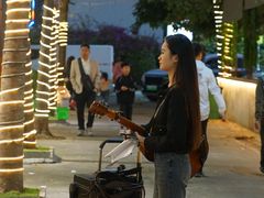 -三亚火车头万人海鲜广场