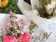 -FLOVIE FLORIST CAFE