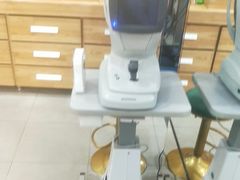 -豪门视光·星趣控·蔡司依视路眼镜代理商(中央大街店)