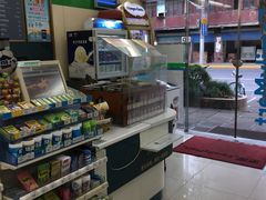 -全家便利店(新闸路二店)
