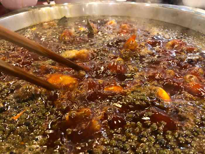 麻麻鱼府(肖家湾店)-"位置就在肖家湾公交站斜对面,店名很明显很.