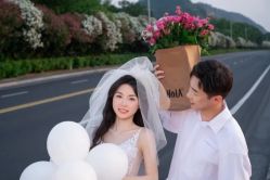 -雪中彩影婚纱摄影·微光艺术中心