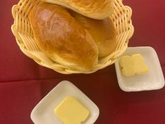 黄油面包-红房子西菜馆(淮海中路店)