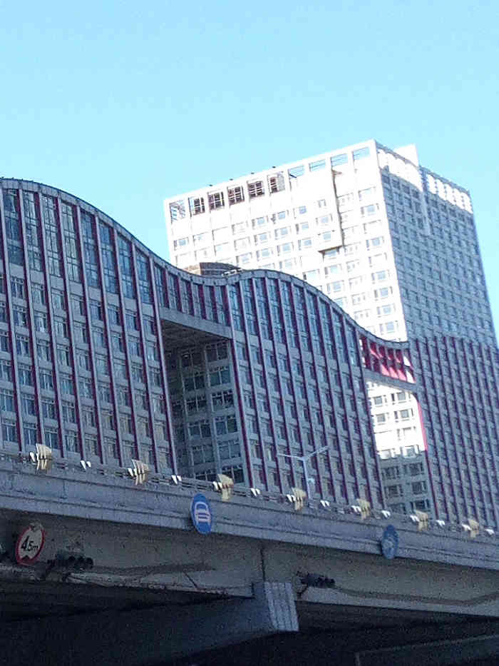 soho现代城-c座-"现代城的abcd座都是连在一起的,从外观.