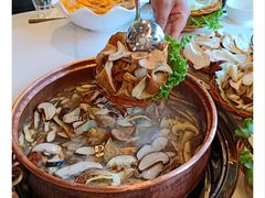 -菌海森林·非遗野生菌火锅(西山区滇池路摩根道店)