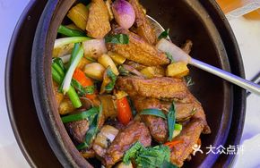 Lemongrass Honey Pepper Sauce Stir-fried Chicken Wings