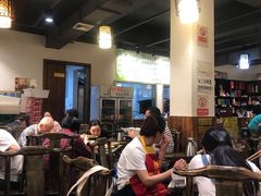 大堂-肖肖酸萝卜鱼火锅(总店)