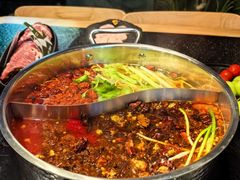 -鹿鸣山草本茶香火锅(园西路店)