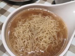 招牌鲜虾云吞面-新大咀港式茶餐厅(宝山万达店)