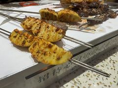 -小董哥烤串·爆汁大油边(故宫店)