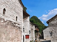 -高荡千年布依古寨旅游景区