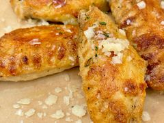 芝士蒜香鸡翅-城市大道红炉披萨烘焙坊