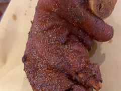 碳烤猪手(1只)-冶建镜子·老南昌大排档·江西虾王(总店)