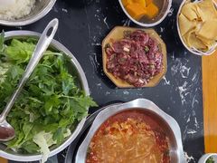 -黄利砖万峰林布依特色酸笋牛肉馆