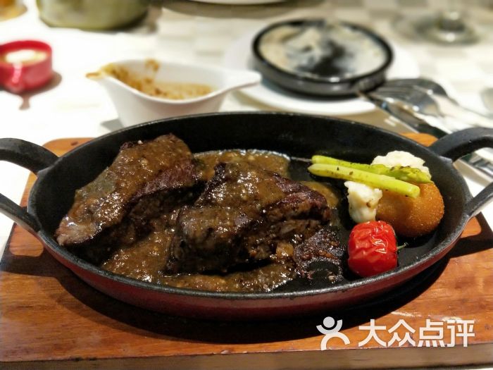 西堤厚牛排(上海中环百联店)的点评