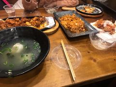 -老东镇啤酒屋海鲜加工·蒸汽海鲜·海鲜烧烤(台东店)