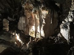 -波斯托伊纳溶洞