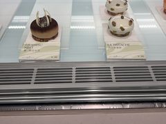 -潮一不贰·法式甜品·生日蛋糕·西式简餐(外滩店)