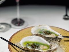 当季生蚝与鲟鱼子酱-Bistro Wang 牛排馆