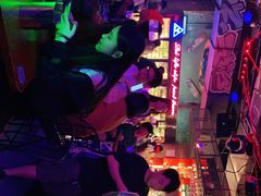 -UP嘻哈酒吧(粉巢店)