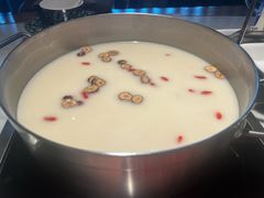 -尚尚仙·酸汤猪手·猪肚鸡火锅(华联万柳购物中心店)