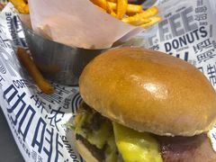 -TRIPS BURGER(大钟寺店)