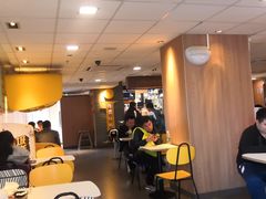 用餐区-麦当劳(中山大道中店)
