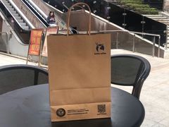 -瑞幸咖啡(凤凰海负一楼美食街店)