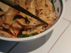 -阿瓦山寨·湘菜现炒·剁椒鱼头王(咸阳总店)