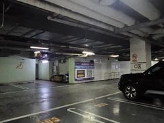 -新中关大厦·停车场
