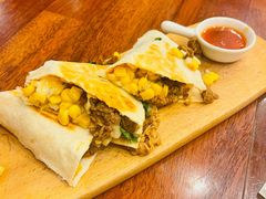 墨西哥牛肉卷饼-玛格萝妮比萨屋(四平店)