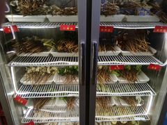 自助取餐区-拈签一笑黄牛肉辣卤串串