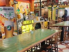 -大食代美食广场(上海中心店)