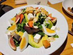 烤红点鲑鱼牛油果羽衣甘蓝沙拉-TIAGO HOME KITCHEN(王府中环店)