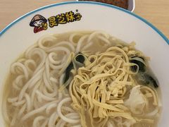 -灵芝妹子海鲜米线(劳动公园店)