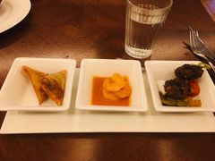 餐前小菜三小盘-Tajine Moroccan塔金摩洛哥中东餐厅