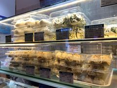 面包甜点陈列柜-白玉兰食品甜凤店(合生汇店)