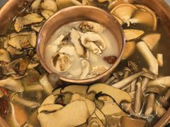 -慢丽江·云南野生菌土鸡锅(付家庄店)