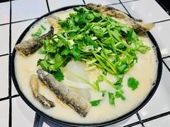 咔吱鱼皮-肥汁米蘭香港米线(长宁来福士店)