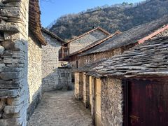 -高荡千年布依古寨旅游景区