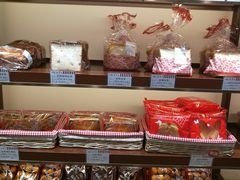 -红宝石·鲜奶小方·海派西点房(南丹店)