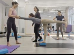 -亚太瑜伽普拉提学院